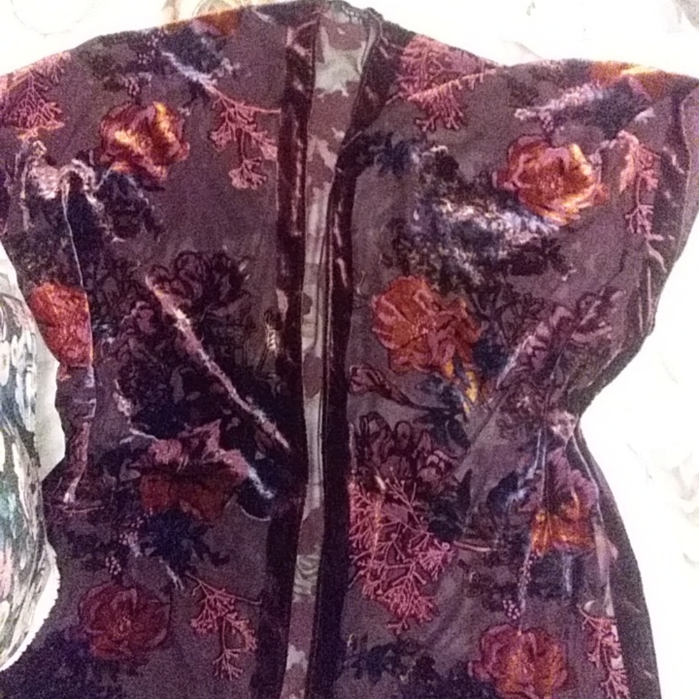 COPY - GORGEOUS Torrid Kimono